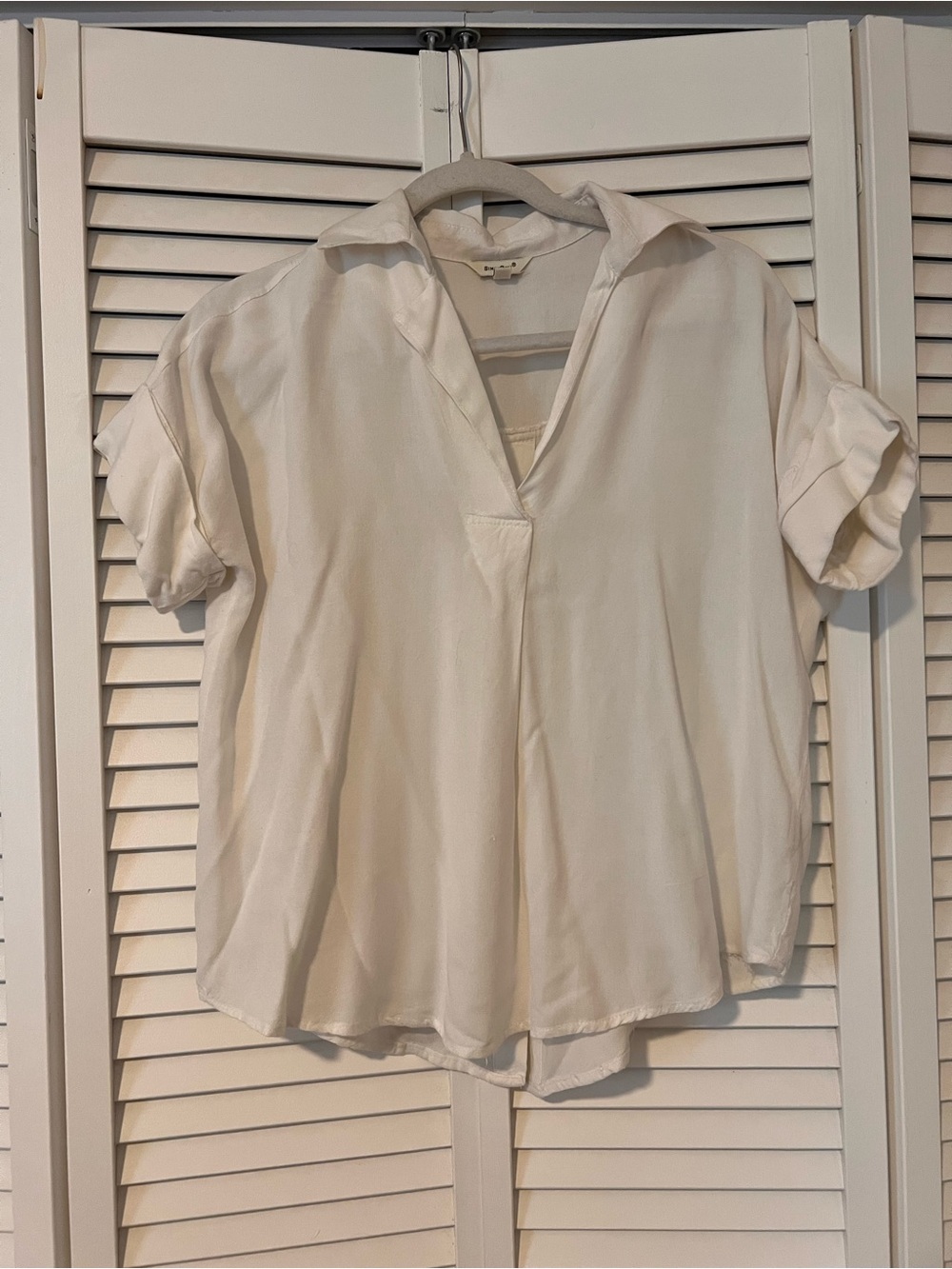 Women's V-Neck Short Sleeve Blouse - Cream